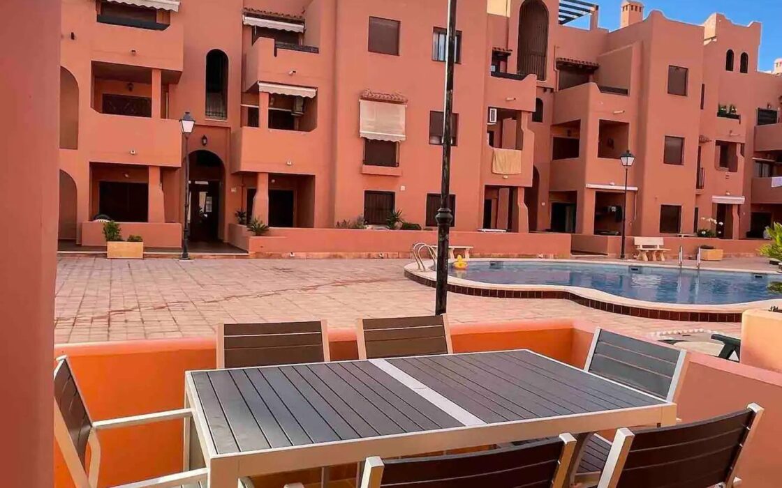 Апартаменты в Торревьехе 3 комнаты с террасой у моря