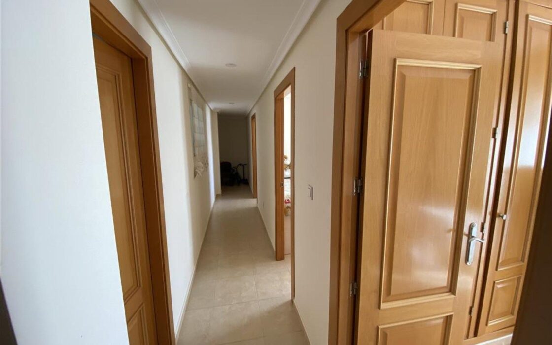 Просторна квартира в Альтеї, 250 м до пляжу, 134 кв.м.