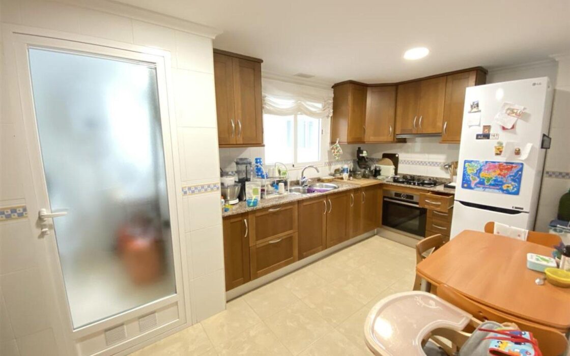 Просторна квартира в Альтеї, 250 м до пляжу, 134 кв.м.