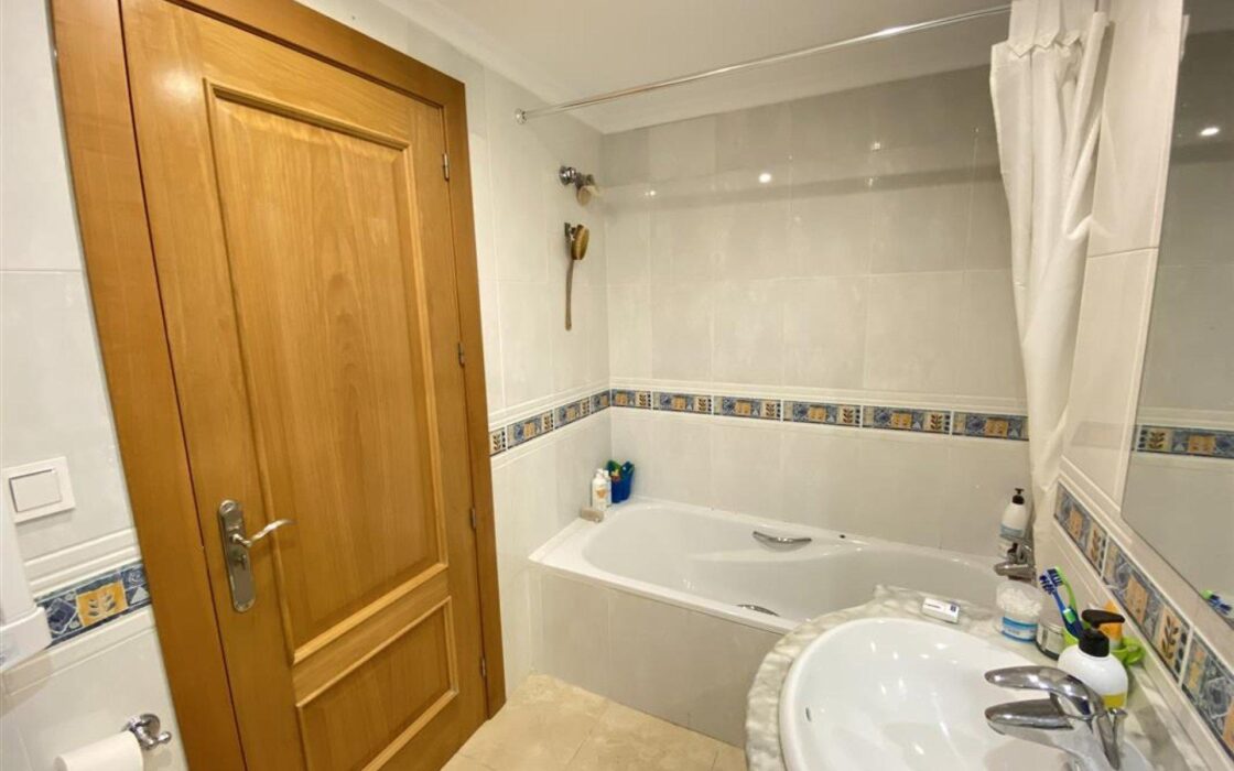 Просторна квартира в Альтеї, 250 м до пляжу, 134 кв.м.