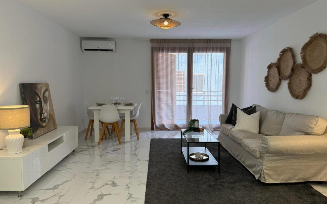 Апартаменты в Торревьехе 111 кв.м с террасой у моря