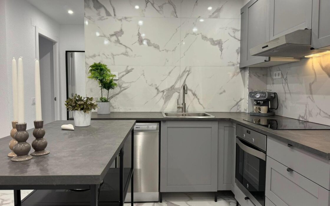 Апартаменты в Торревьехе 111 кв.м с террасой у моря