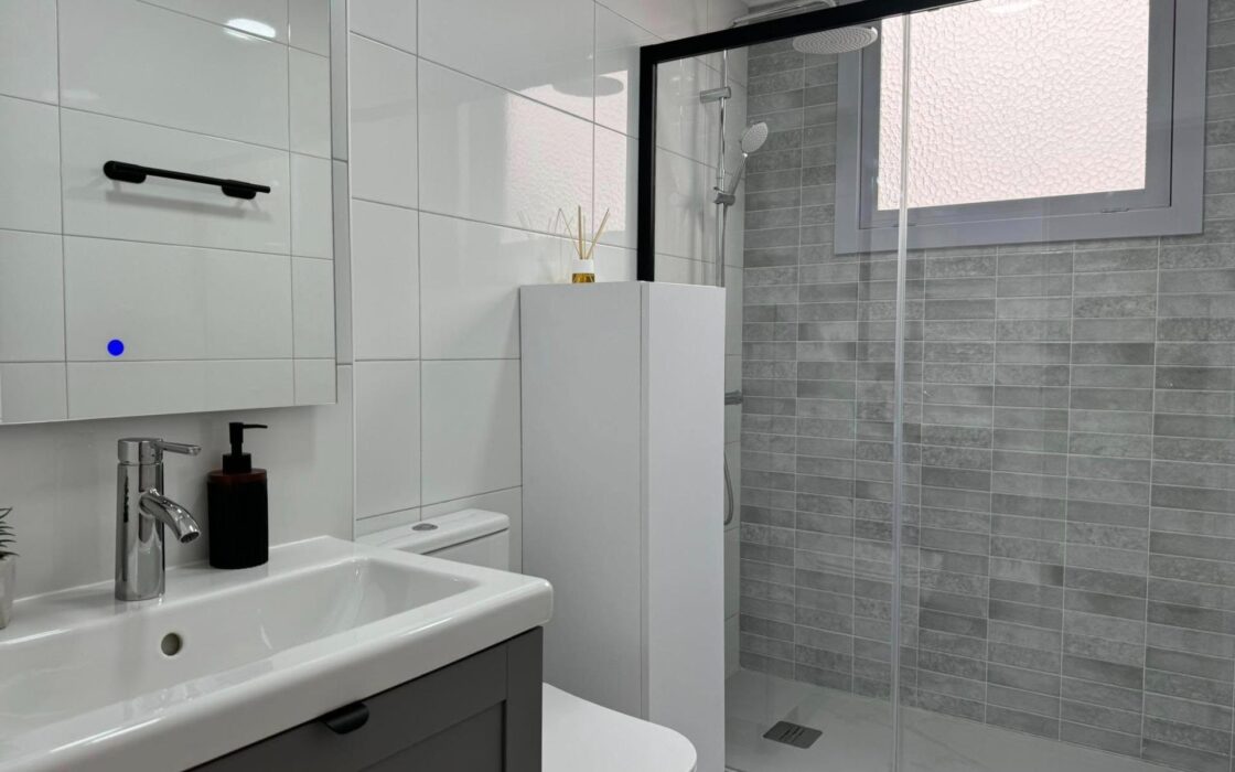 Апартаменты в Торревьехе 111 кв.м с террасой у моря