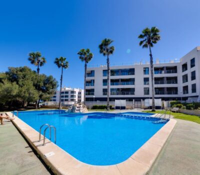 Апартаменти в Торревьехе 84 кв.м у моря з 3 кімнатами