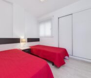 Апартаменты в Торревьехе 84 кв.м у моря с 3 комнатами