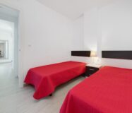 Апартаменты в Торревьехе 84 кв.м у моря с 3 комнатами