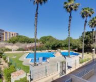 Апартаменты в Торревьехе 84 кв.м у моря с 3 комнатами