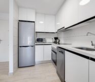 Апартаменты в Торревьехе 84 кв.м у моря с 3 комнатами