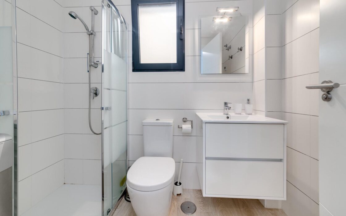 Апартаменты в Торревьехе 84 кв.м у моря с 3 комнатами