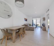 Апартаменты в Торревьехе 84 кв.м у моря с 3 комнатами