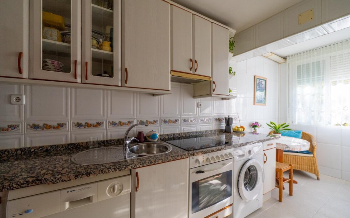 Светлая квартира 65 кв.м в Barrio del Pilar рядом с метро