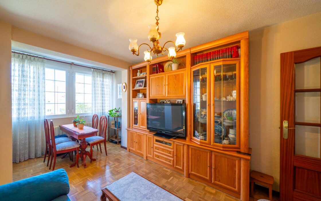 Светлая квартира 65 кв.м в Barrio del Pilar рядом с метро