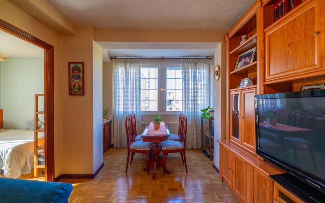 Светлая квартира 65 кв.м в Barrio del Pilar рядом с метро