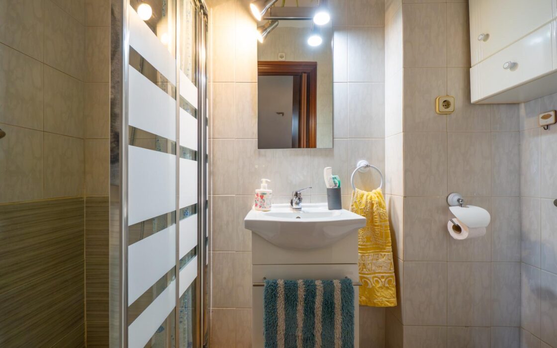 Светлая квартира 65 кв.м в Barrio del Pilar рядом с метро