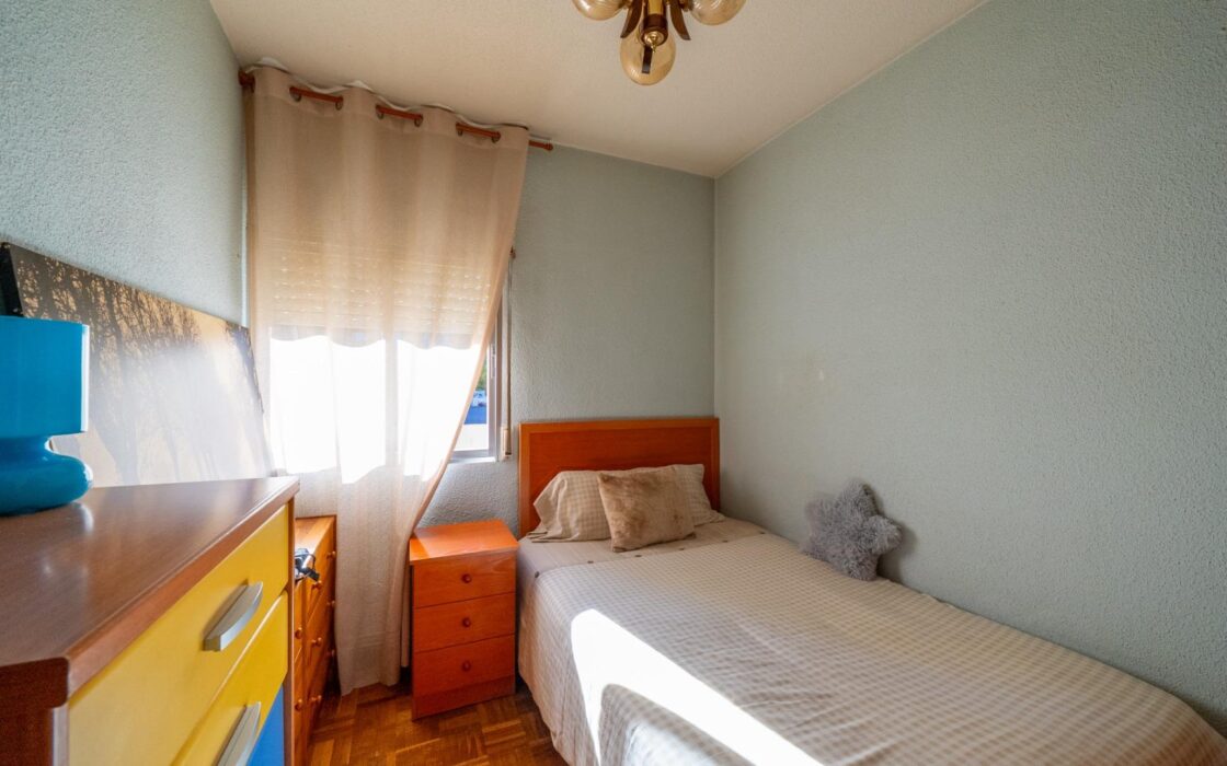 Светлая квартира 65 кв.м в Barrio del Pilar рядом с метро