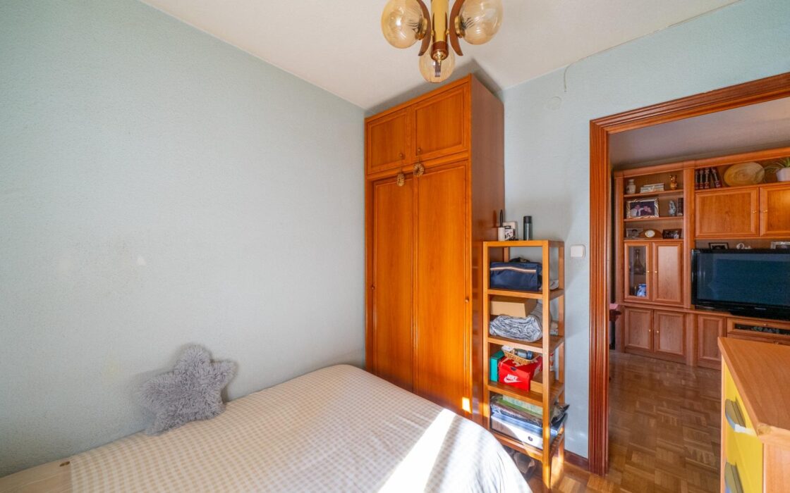 Светлая квартира 65 кв.м в Barrio del Pilar рядом с метро