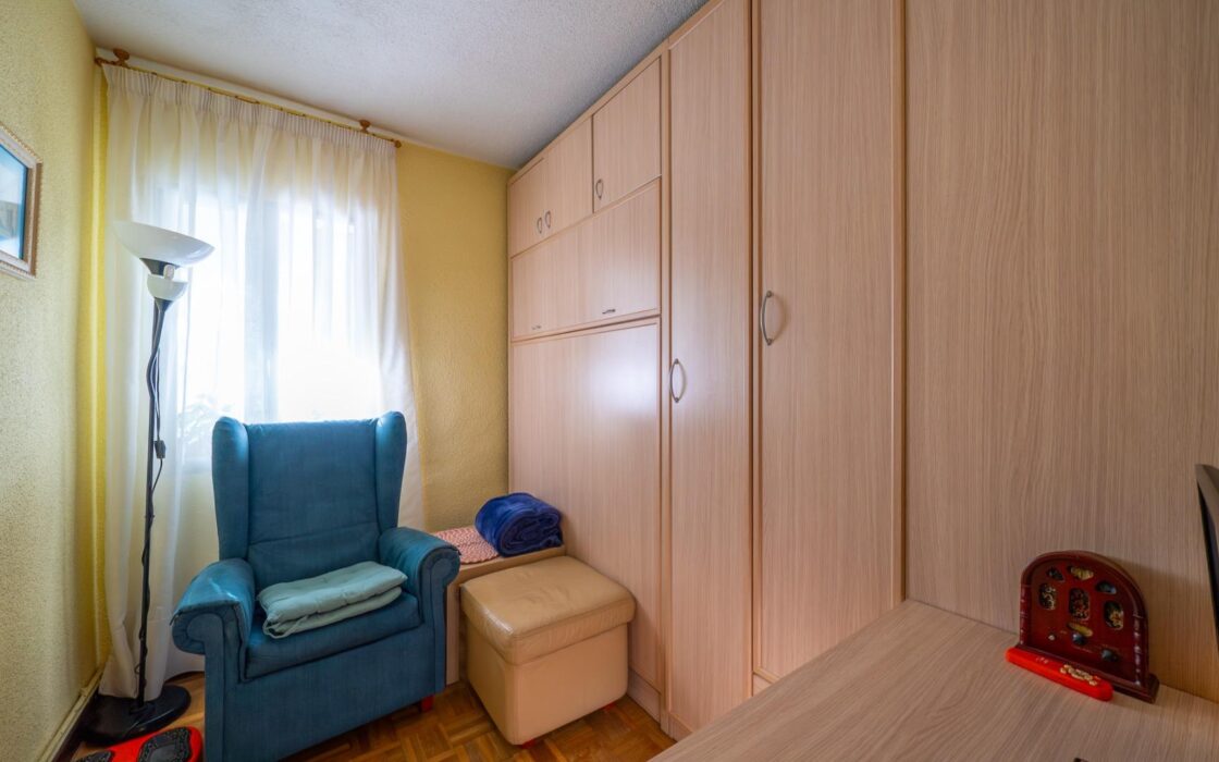 Светлая квартира 65 кв.м в Barrio del Pilar рядом с метро