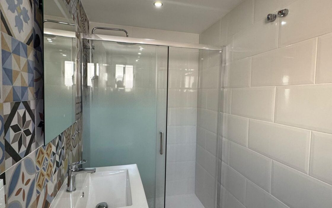 Апартаменти в Торревьехе 109 кв.м з терасою біля моря