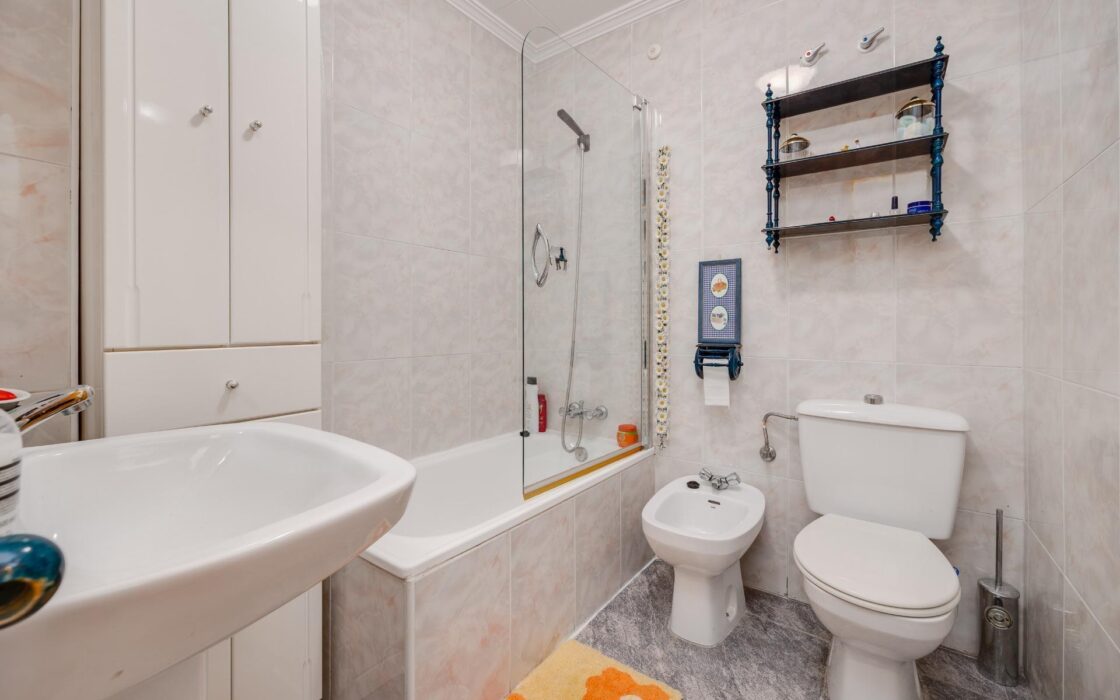 Апартаменты 60 кв.м с террасой в Торревьеха у моря