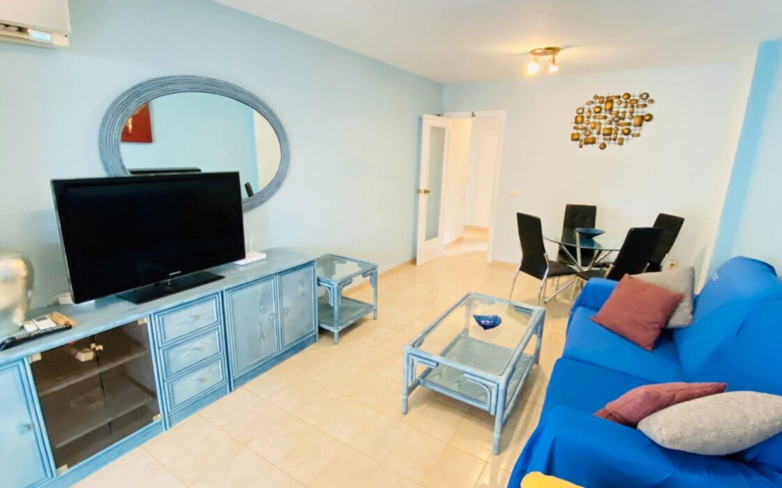 Світла квартира з терасою та видом на море в Кальпе 90 кв.м.