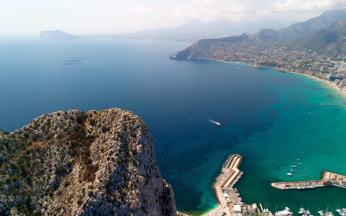 Апартамент з терасою та видом на море в Кальпе, 91 кв.м