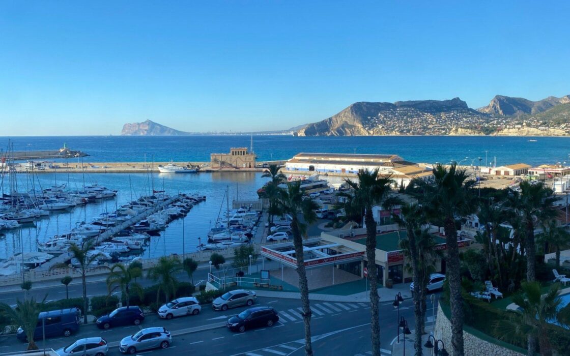 Квартира 98 кв.м з панорамним видом на море в Кальпе