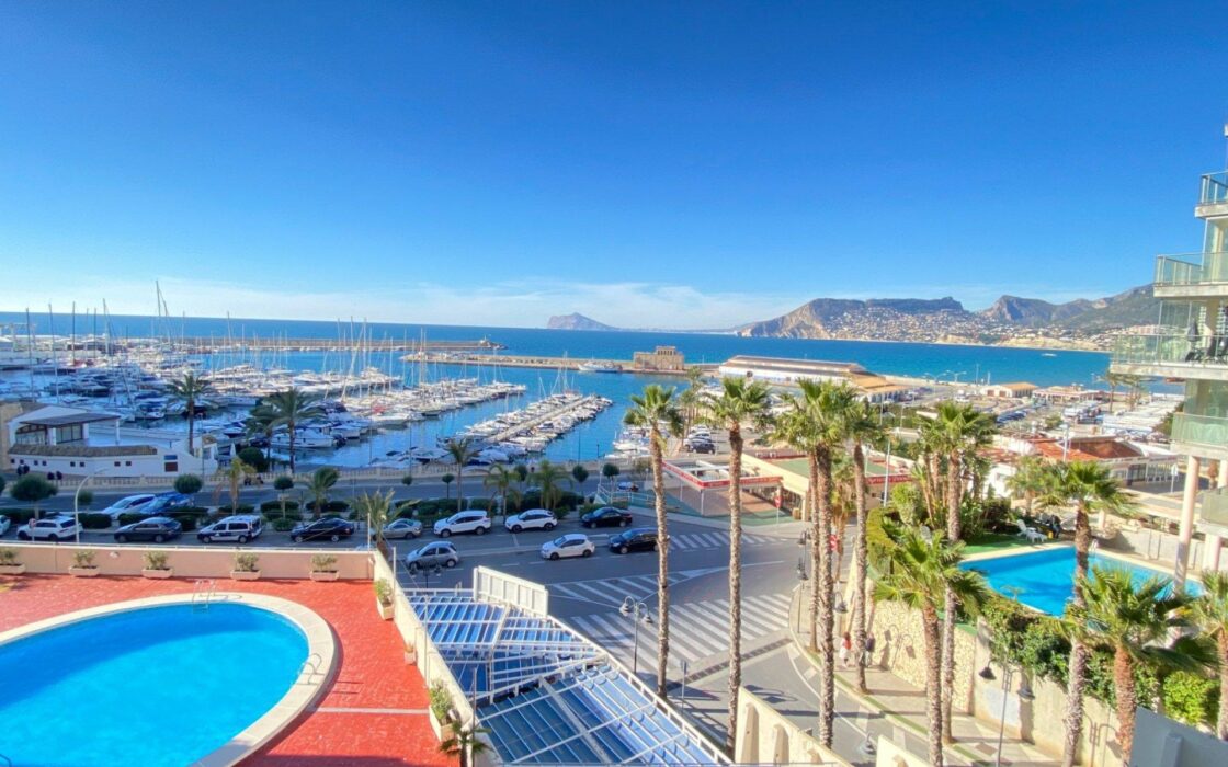 Квартира 98 кв.м з панорамним видом на море в Кальпе