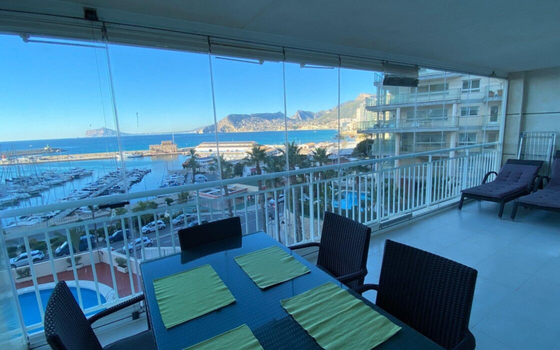 Квартира 98 кв.м з панорамним видом на море в Кальпе
