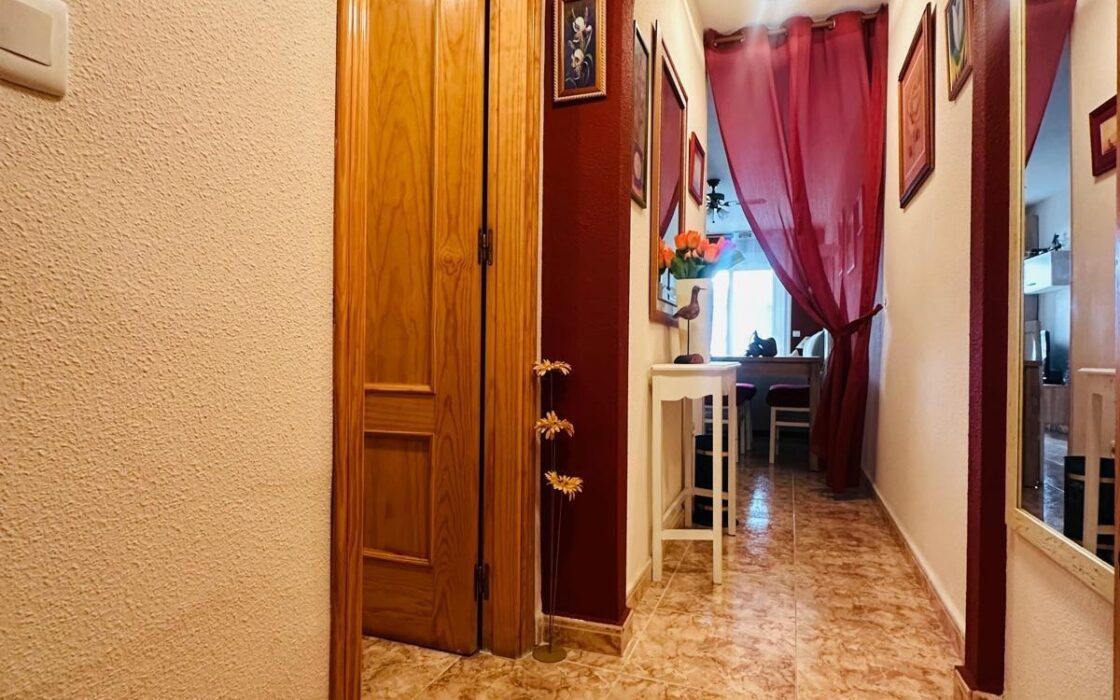 Апартаменты 59 кв.м у моря в Торревьехе с террасой