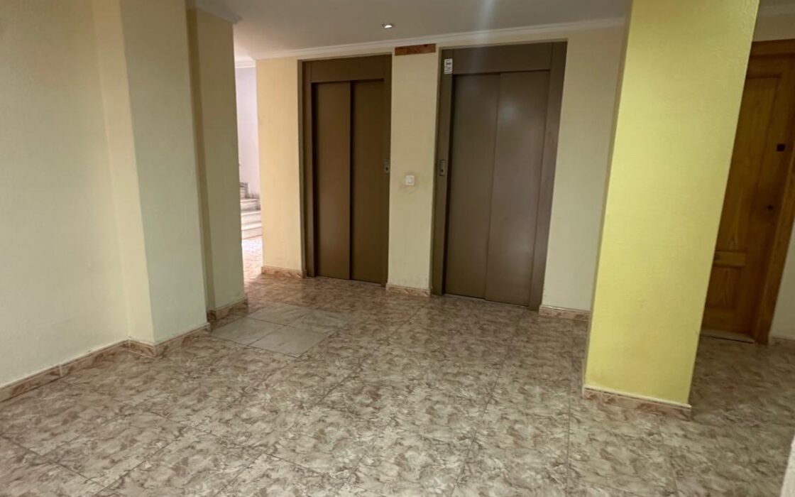 Апартаменты 59 кв.м у моря в Торревьехе с террасой