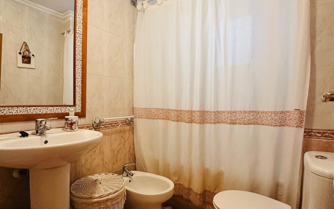 Апартаменты 59 кв.м у моря в Торревьехе с террасой