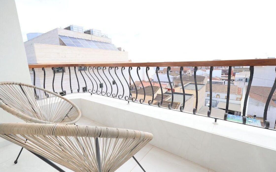 Апартаменти 90 кв.м в Пилар де ла Орадада, 4 кімнати у моря