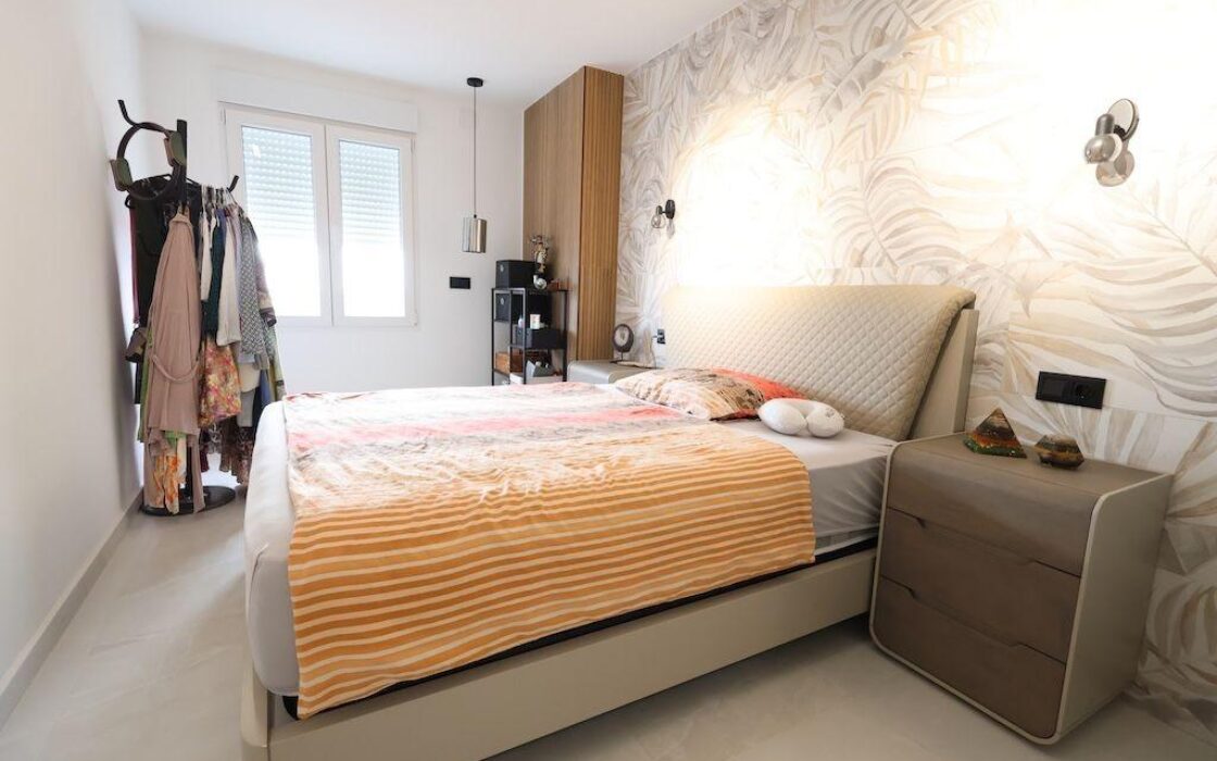 Апартаменти 90 кв.м в Пилар де ла Орадада, 4 кімнати у моря