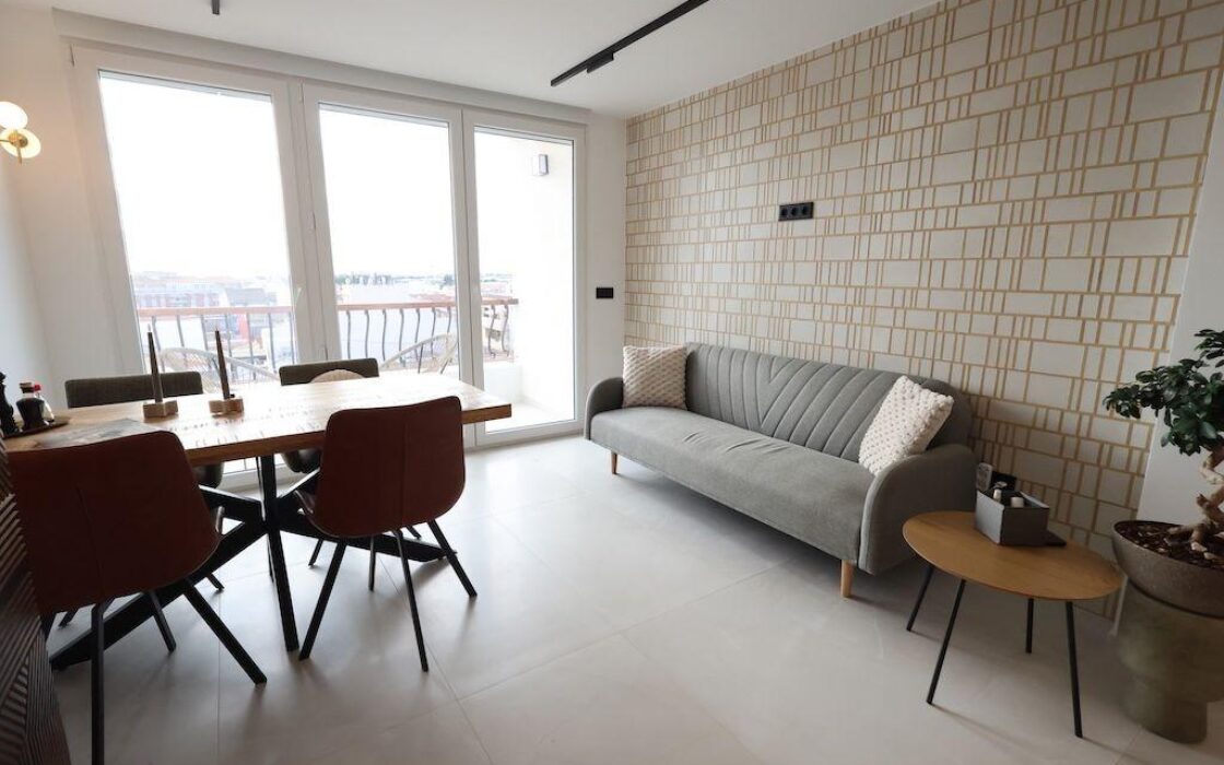 Апартаменти 90 кв.м в Пилар де ла Орадада, 4 кімнати у моря