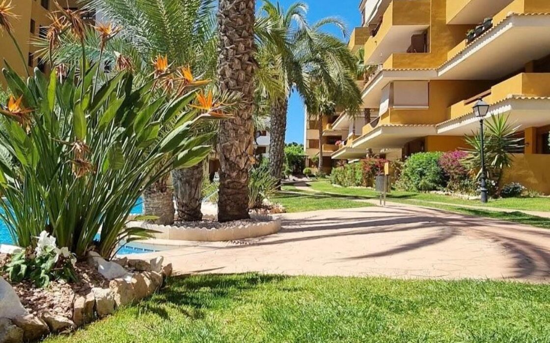 Апартаменти в Торревьехе 110 кв.м з терасою та видом на море