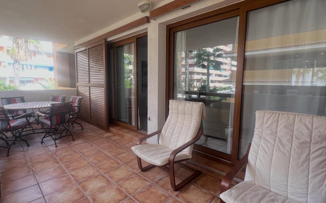 Апартаменти в Торревьехе 110 кв.м з терасою та видом на море