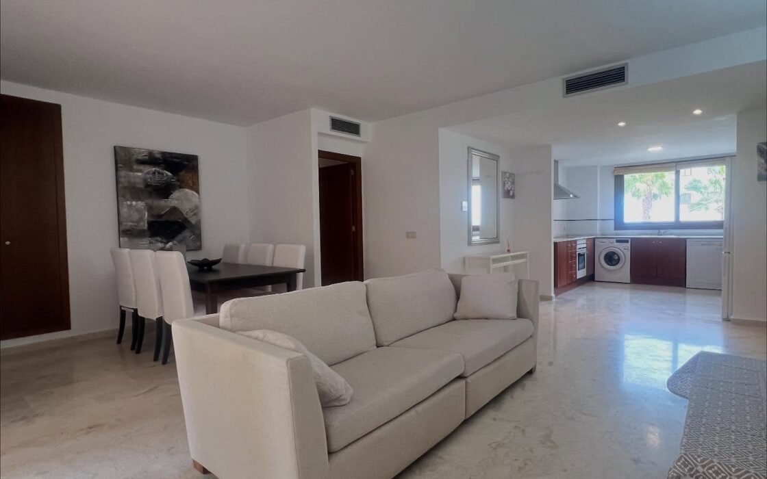 Апартаменти в Торревьехе 110 кв.м з терасою та видом на море