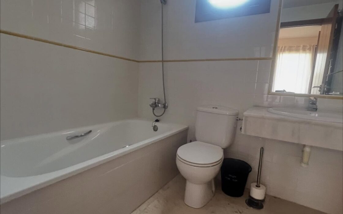 Апартаменти в Торревьехе 110 кв.м з терасою та видом на море