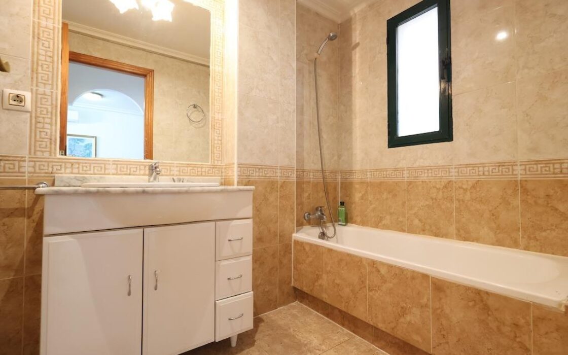 Апартаменти 63 кв.м в Ориуэла Коста 500 м від моря