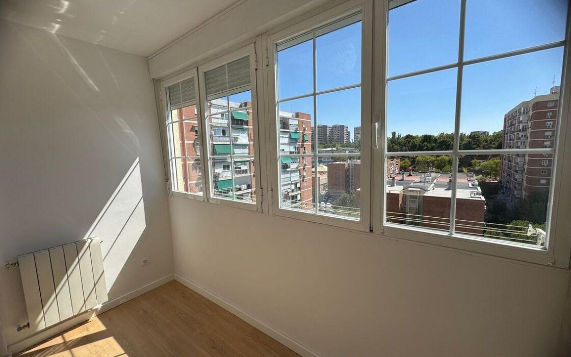 Светлая квартира с двумя спальнями в Мадриде, 55 кв.м.