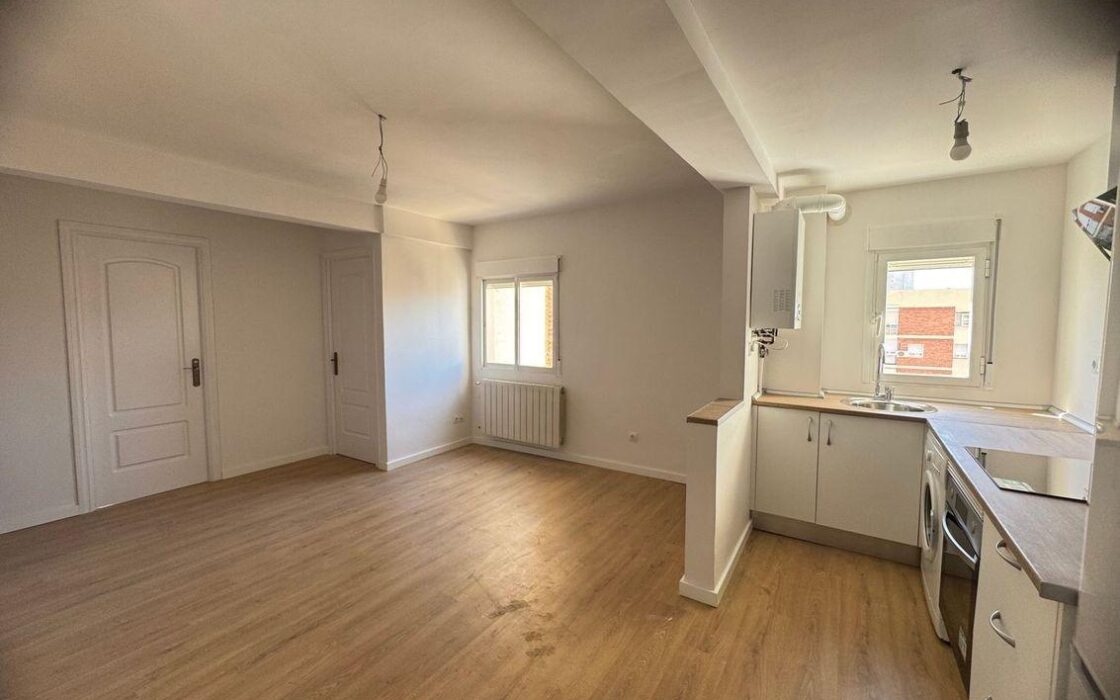 Светлая квартира с двумя спальнями в Мадриде, 55 кв.м.