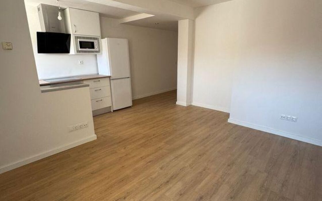 Светлая квартира с двумя спальнями в Мадриде, 55 кв.м.