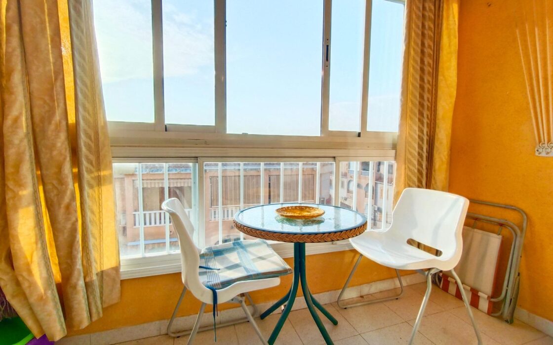 Апартаменты 62 кв.м в Торревьехе с террасой у моря