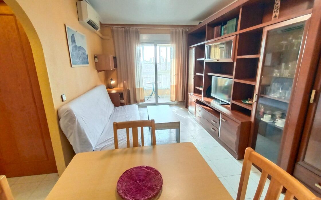 Апартаменты 62 кв.м в Торревьехе с террасой у моря