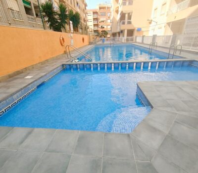 Апартаменти 62 кв.м в Торрев’єсі з терасою біля моря