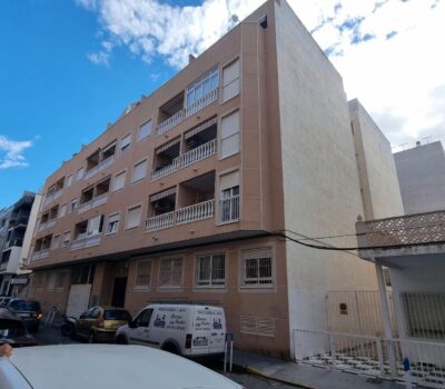 Апартаменти 51 кв.м з терасою в Торрев’єсі біля моря