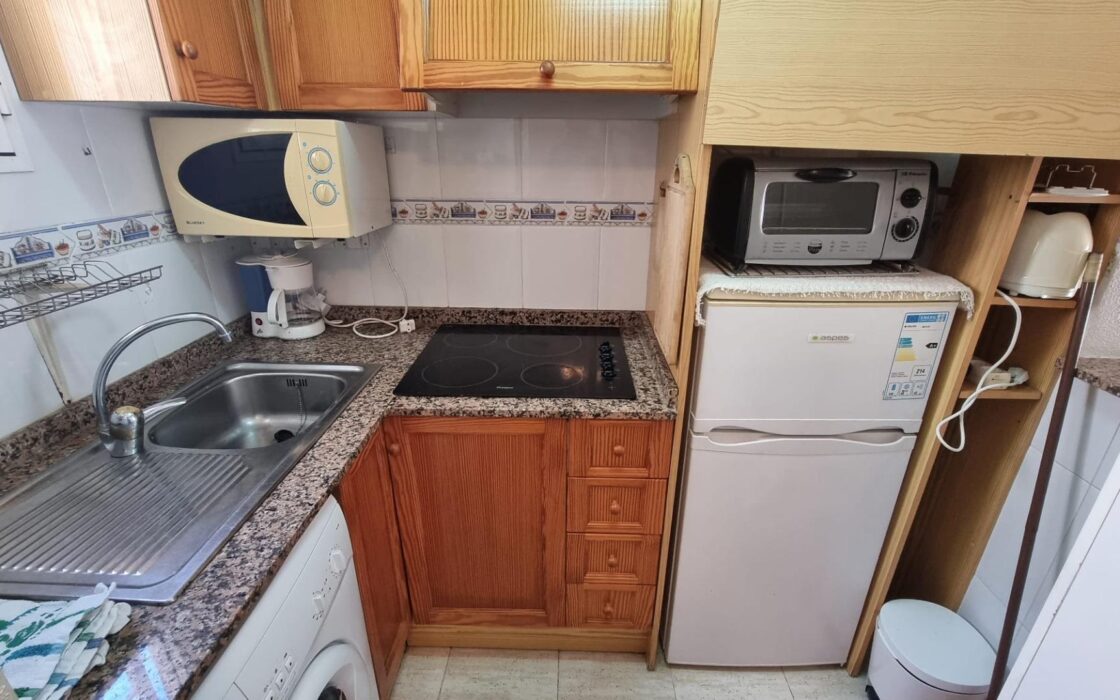 Апартаменты 51 кв.м с террасой в Торревьехе у моря