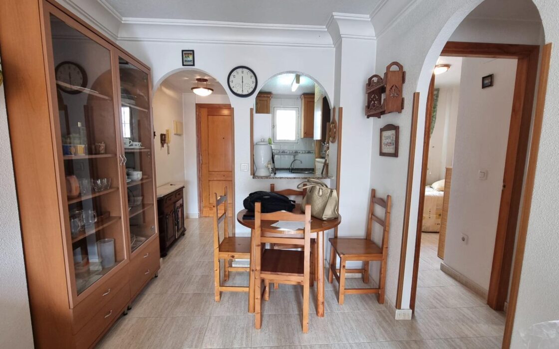 Апартаменты 51 кв.м с террасой в Торревьехе у моря