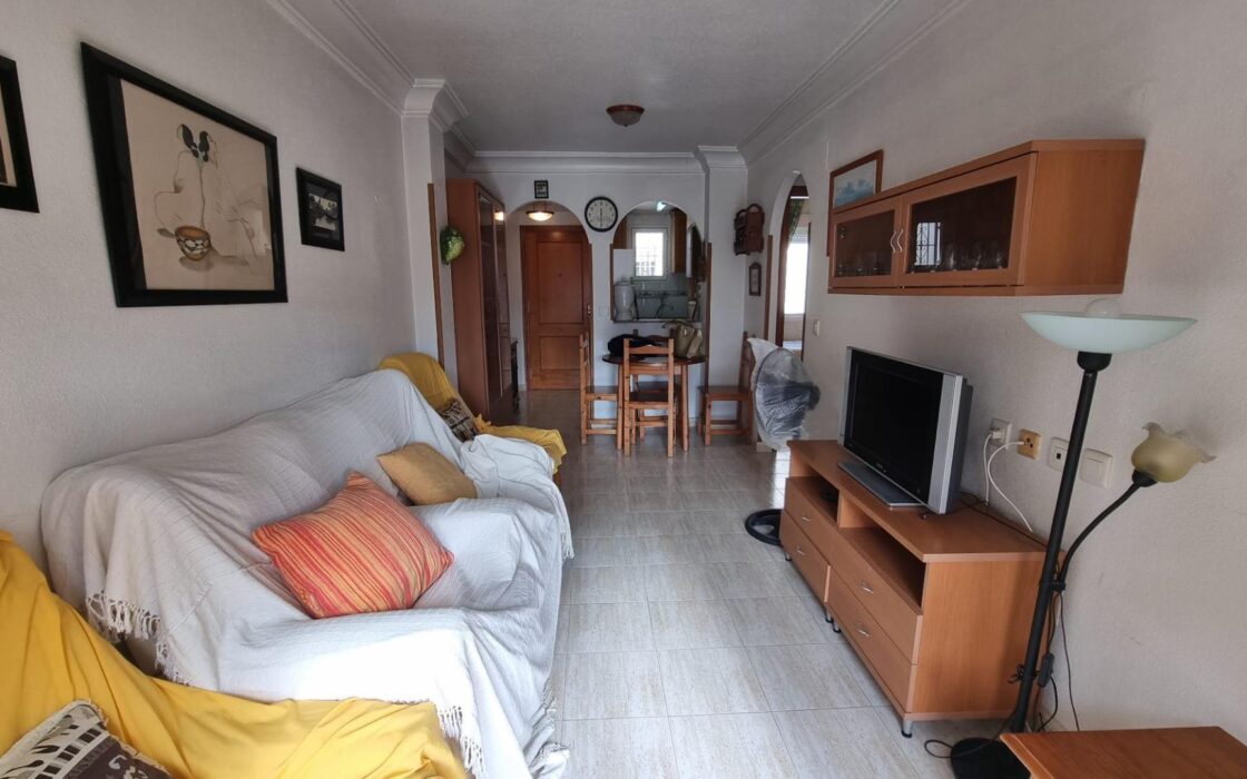 Апартаменты 51 кв.м с террасой в Торревьехе у моря