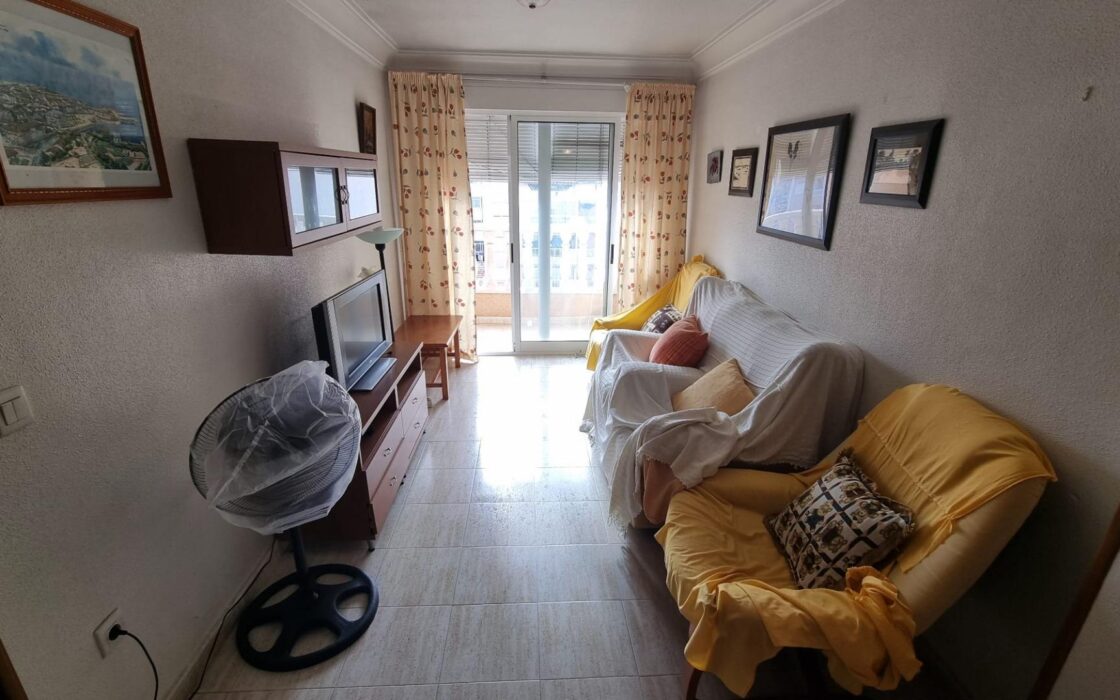 Апартаменты 51 кв.м с террасой в Торревьехе у моря